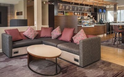 Lounge and coworking space at Courtyard Dulles Airport Chantilly.