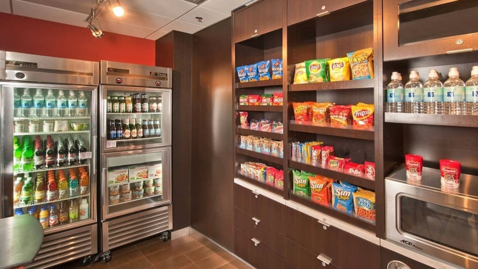 Convenience store at Courtyard Dulles Airport Chantilly.