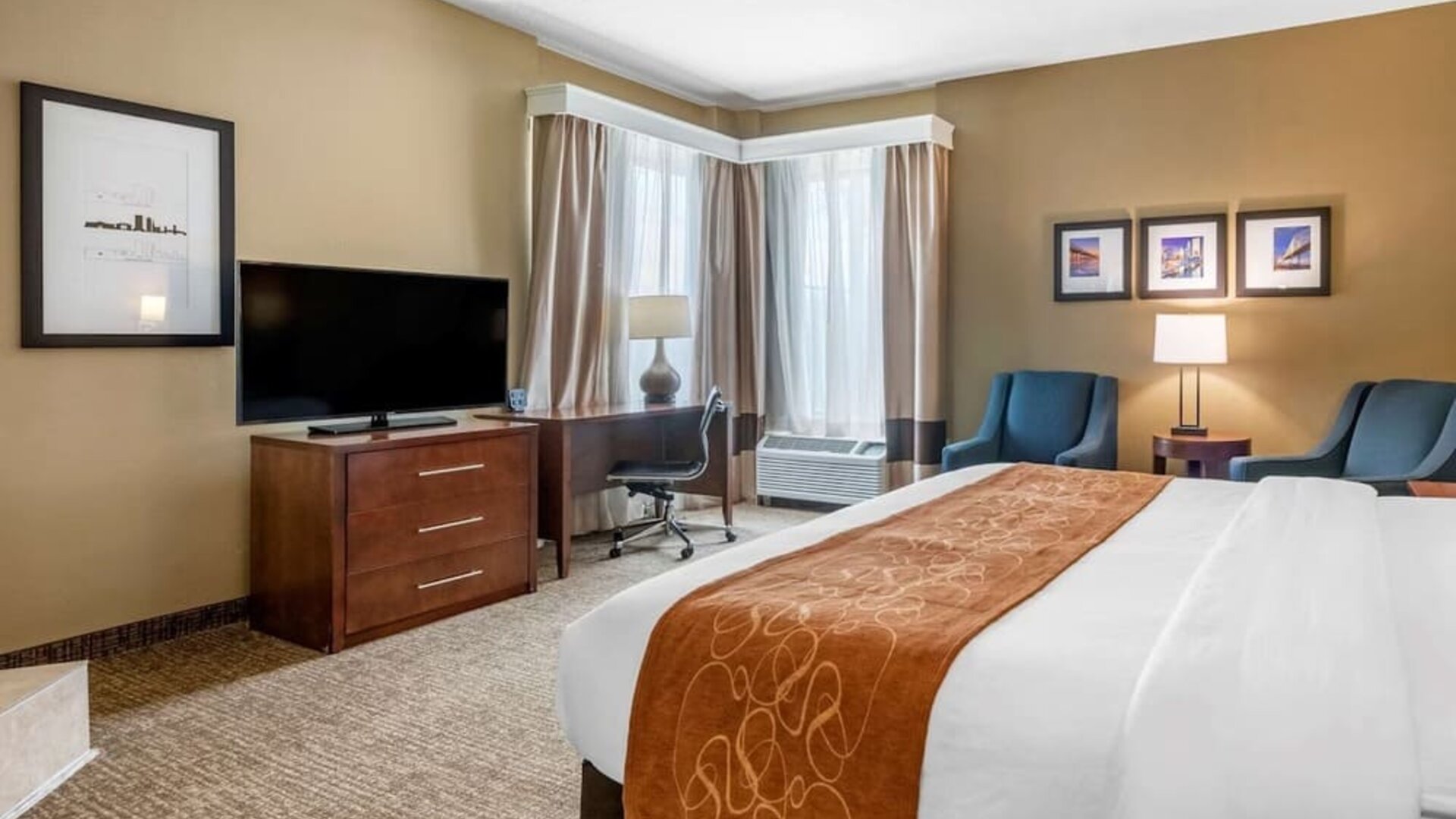Day use room with TV at Comfort Suites Baymeadows Near Butler Blvd.