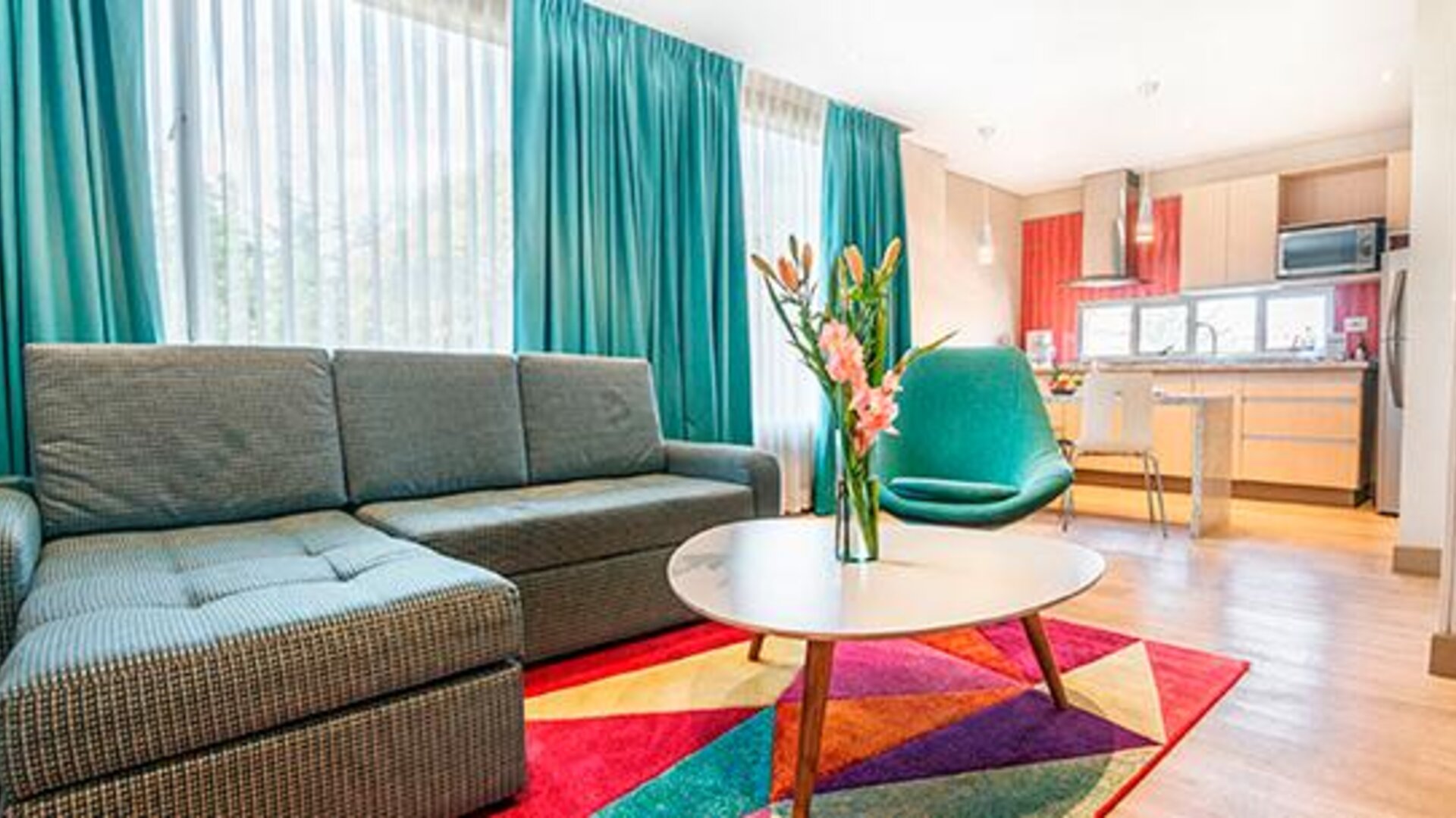 Apartamentos Plaza Suites