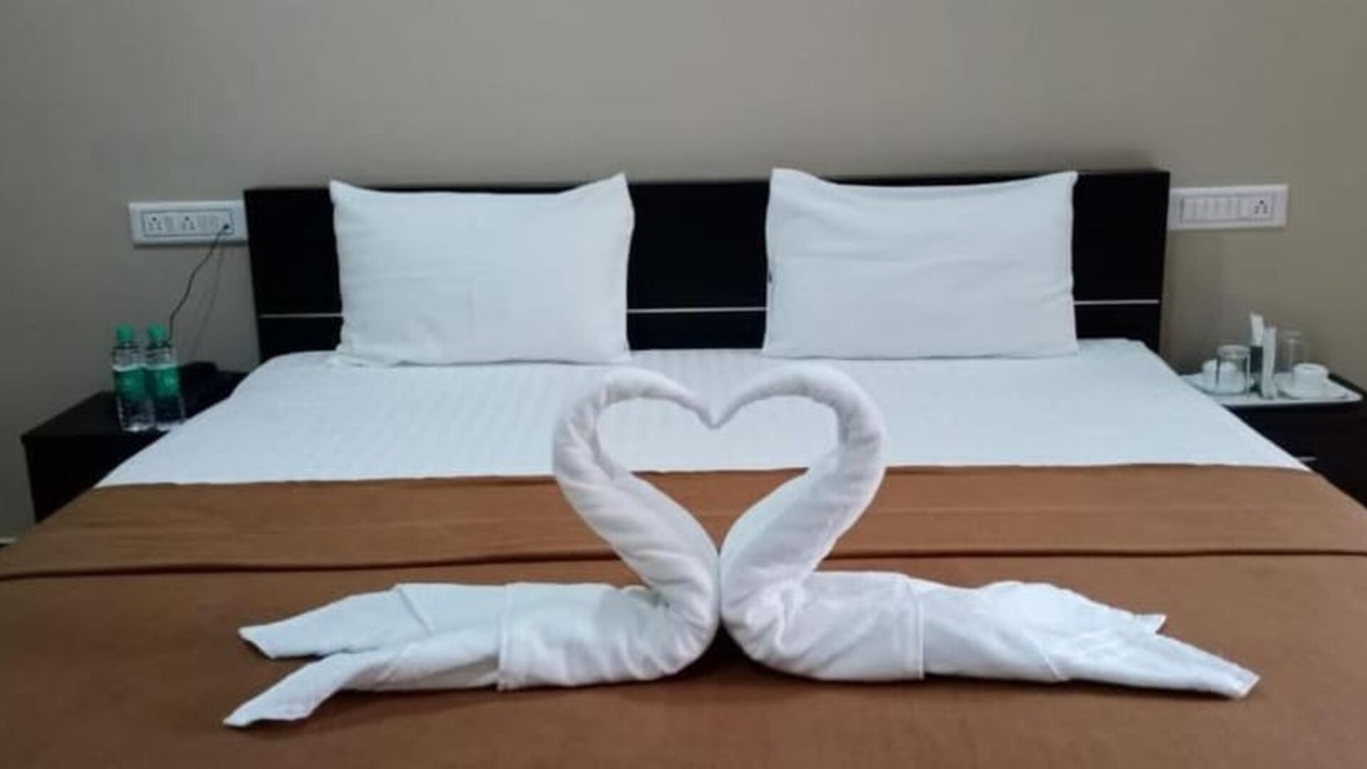 Romantic day room available at The Nisarga Residency.