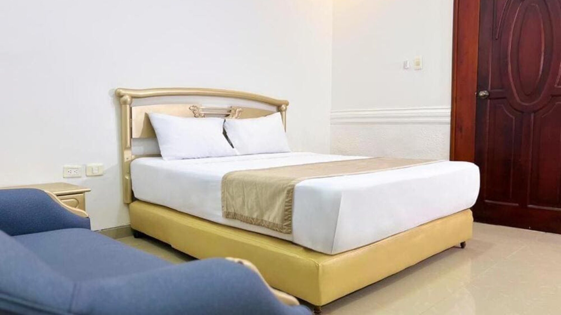 Day use room with natural light at Hotel Barranquilla Prado.