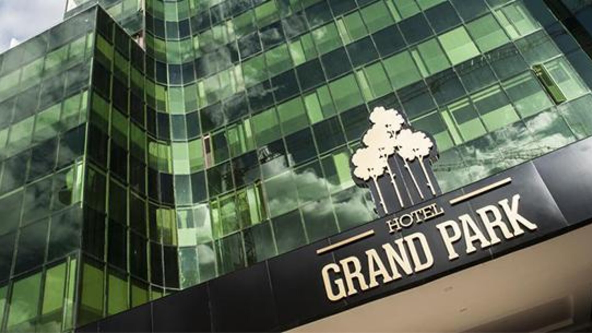 Hotel Grand Park