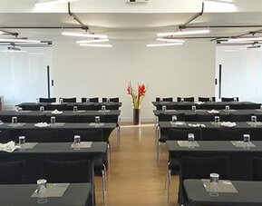 Richmond Suites Hotel y Centro de Negocios