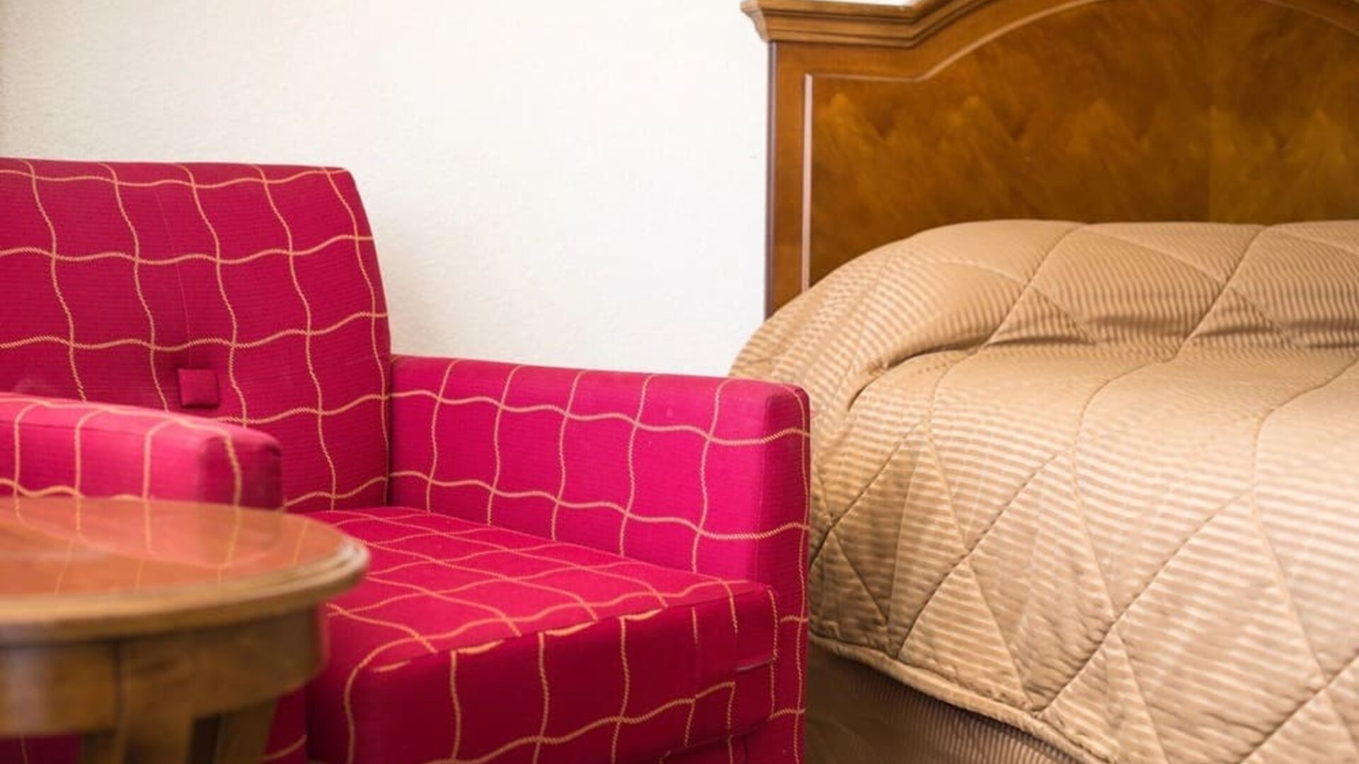 Day room with couch at Stardust Motel Redding.