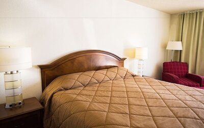 Romantic king room at Stardust Motel Redding.