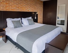 ICON 48 Luxury Apartasuites