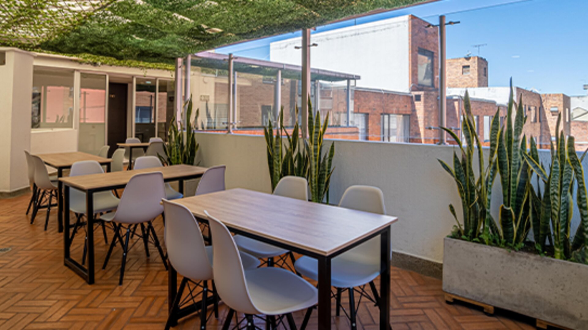 ICON 48 Luxury Apartasuites