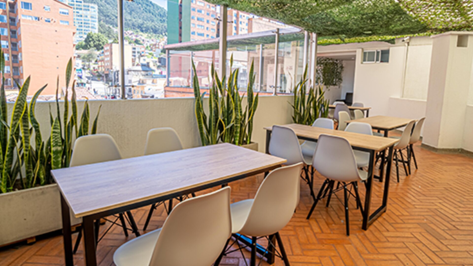 ICON 48 Luxury Apartasuites