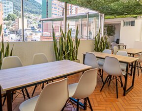 ICON 48 Luxury Apartasuites