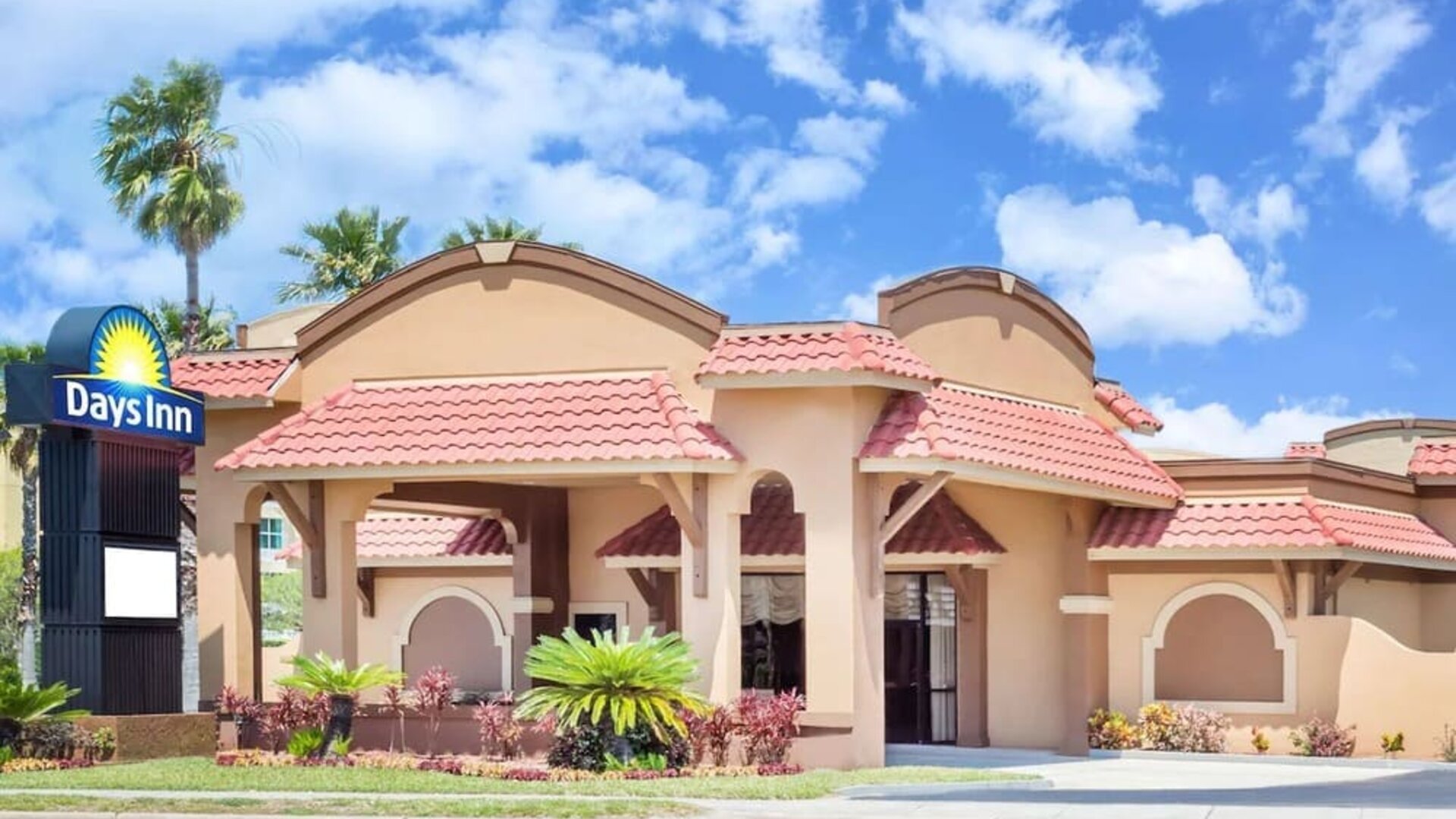 Hotel exterior at Days Inn By Wyndham St Augustine/Historic Downtown.