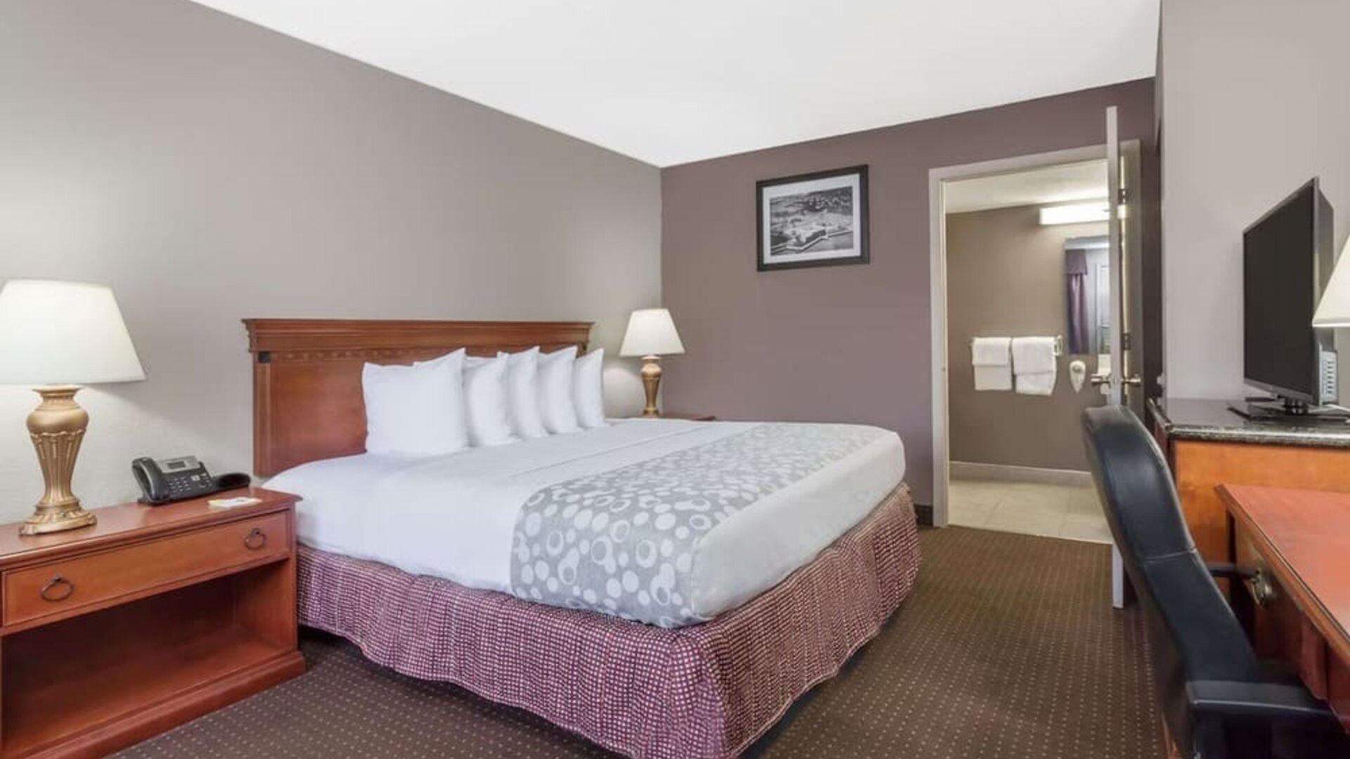 Romantic king room at Days Inn By Wyndham St Augustine/Historic Downtown.