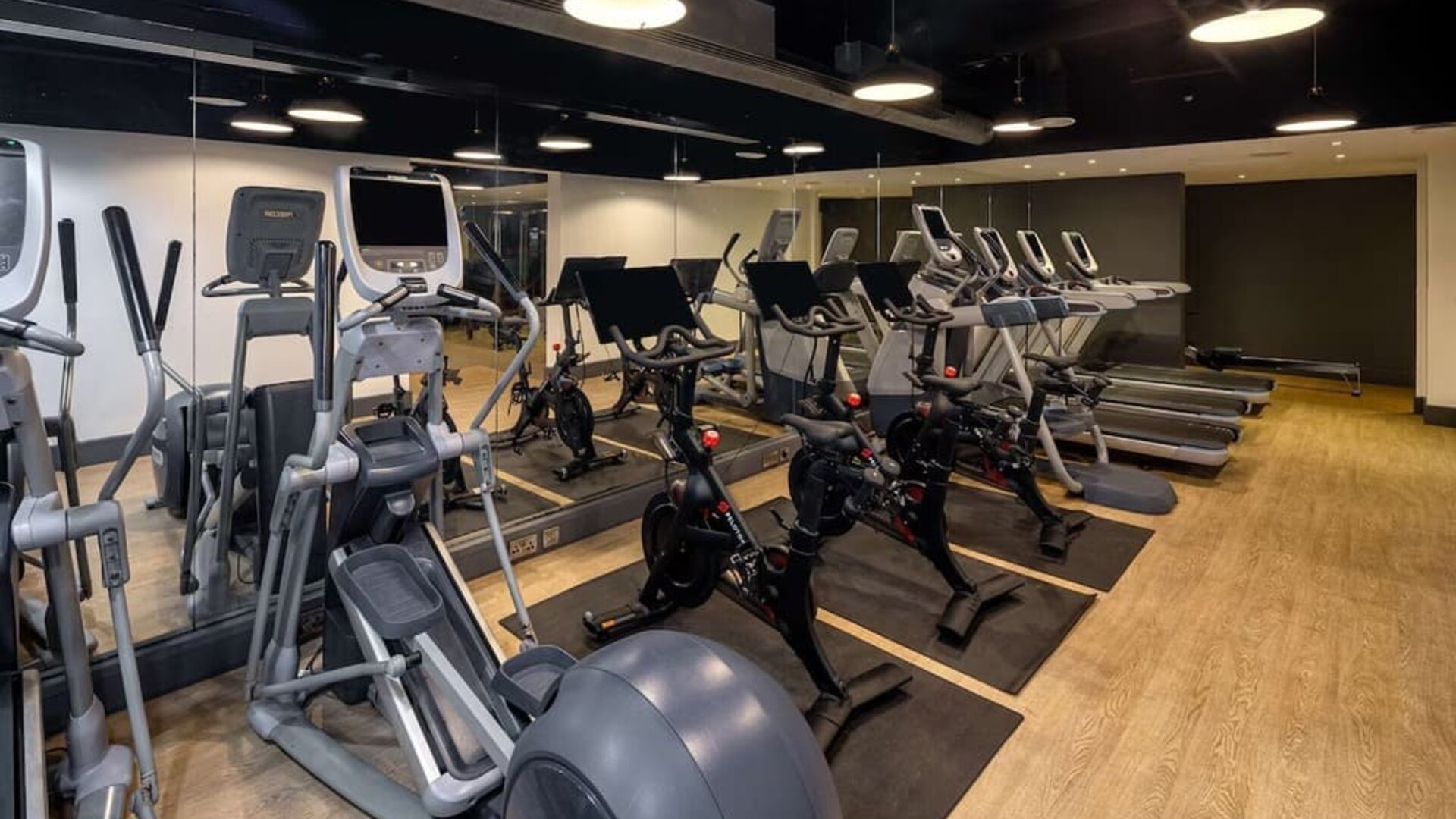 Fitness center at DoubleTree By Hilton Brighton Metropole.