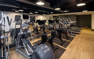 Fitness center at DoubleTree By Hilton Brighton Metropole.