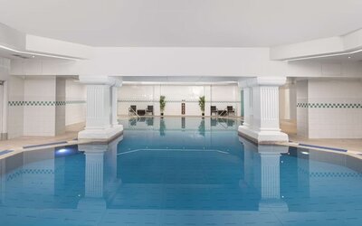 Relaxing indoor pool at DoubleTree By Hilton Brighton Metropole.