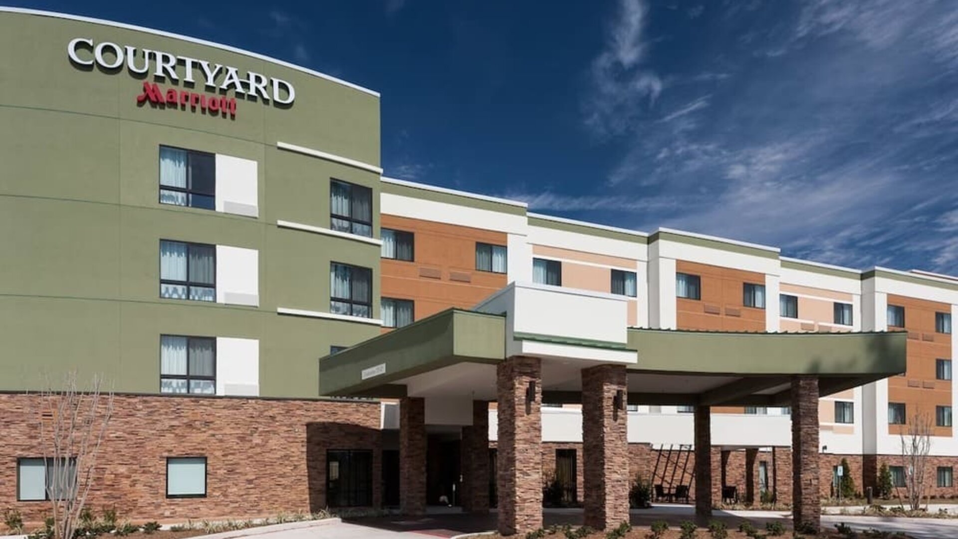 Hotel exterior at Courtyard By Marriott Houston North/ Shenandoah.