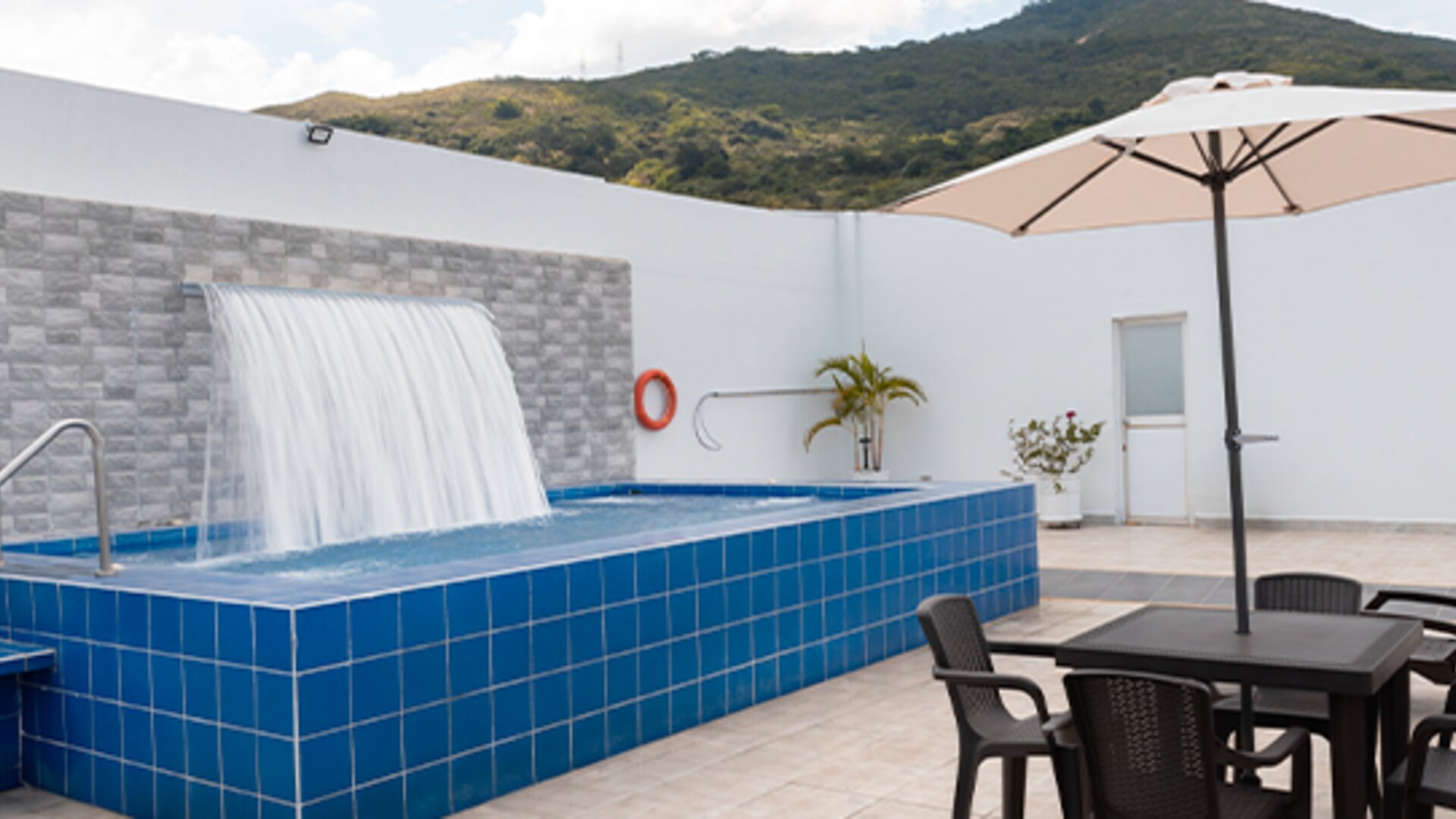 Tama Hotel Granada Real