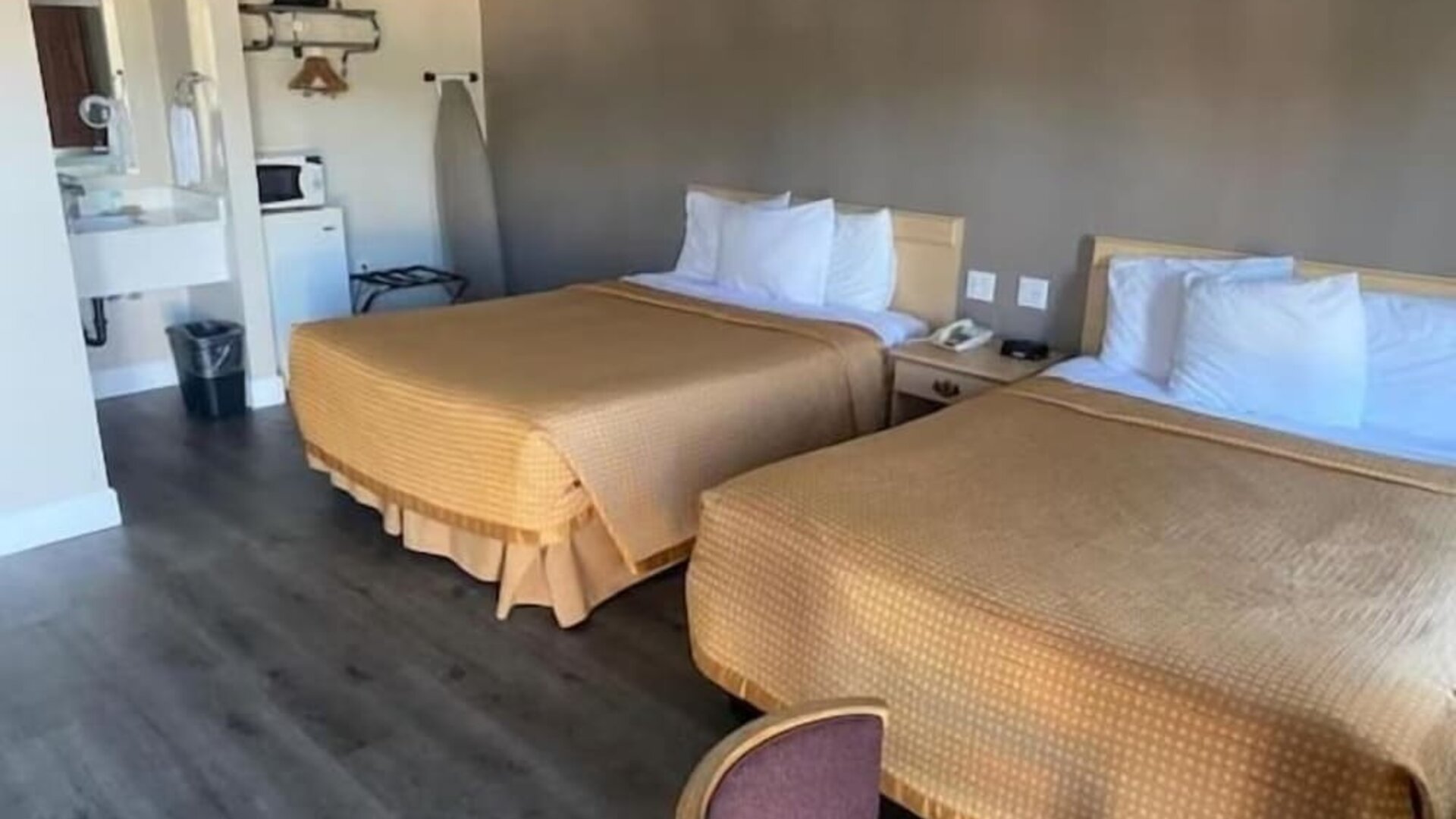 Comfortable and spacious day use room at North Bay Inn.