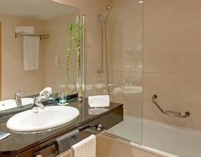 Ramada Valencia Almussafes