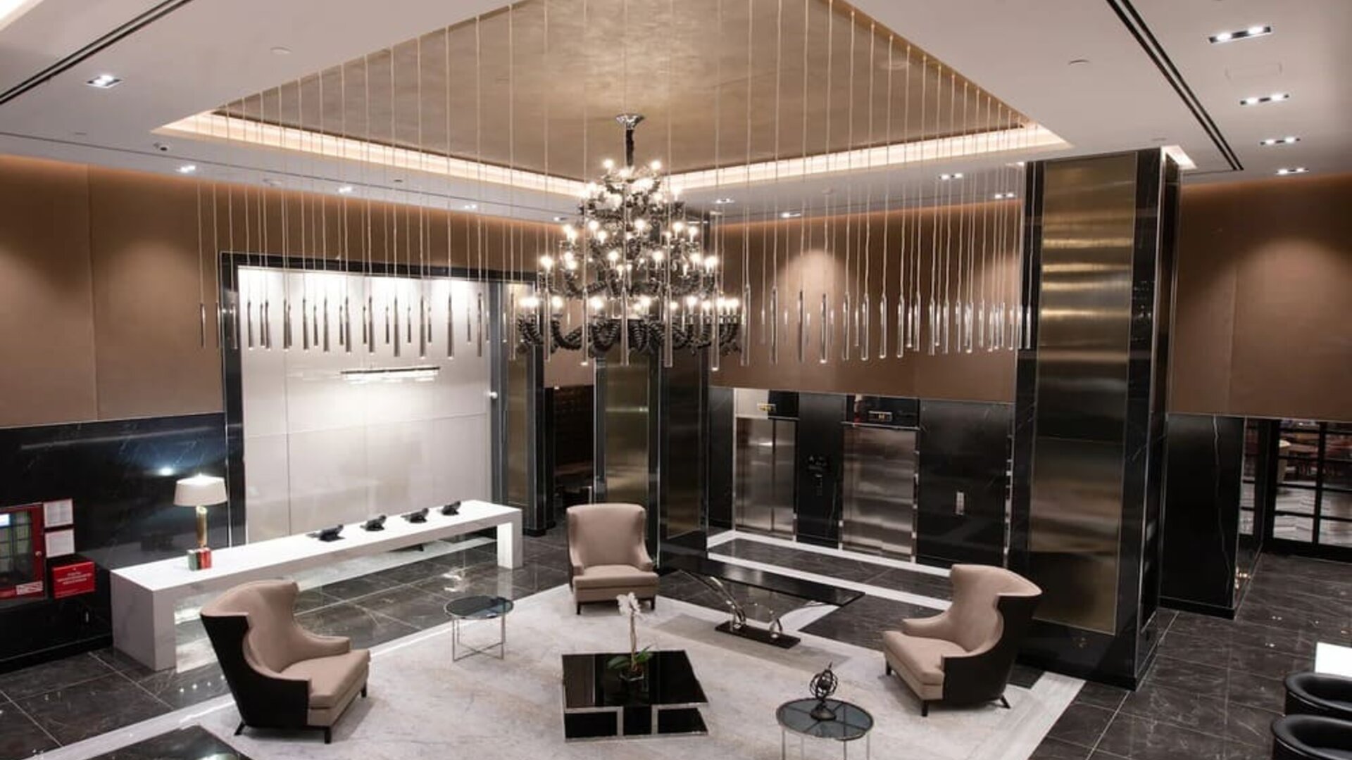 Lobby and lounge at Aliz Hotel Times Square.