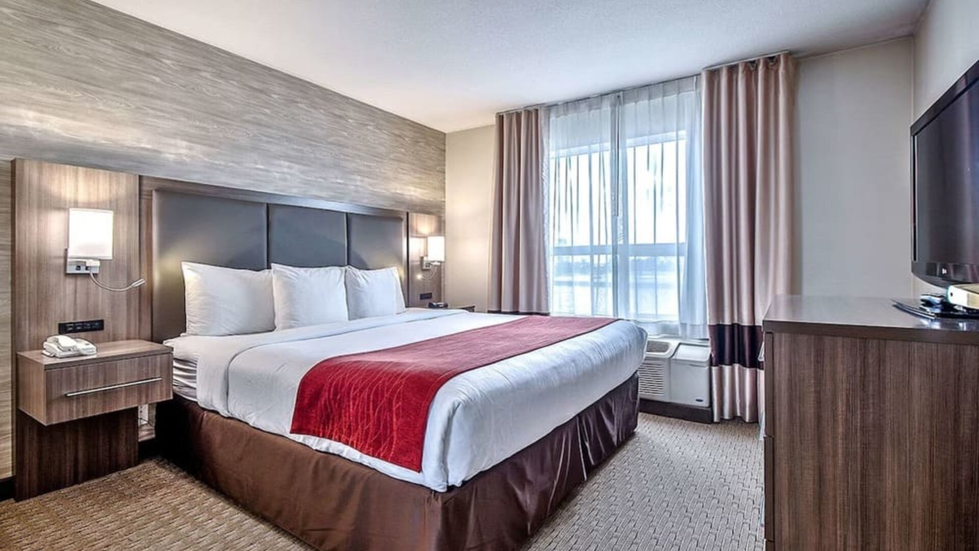 Romantic king room at Comfort Inn And Suites Calgary South.