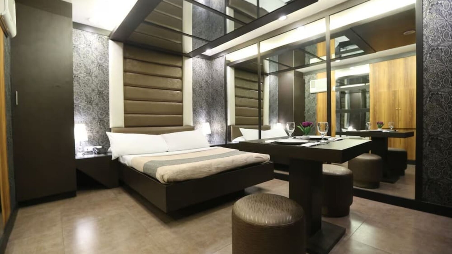 Day use room at Victoria Court North EDSA - Caloocan.