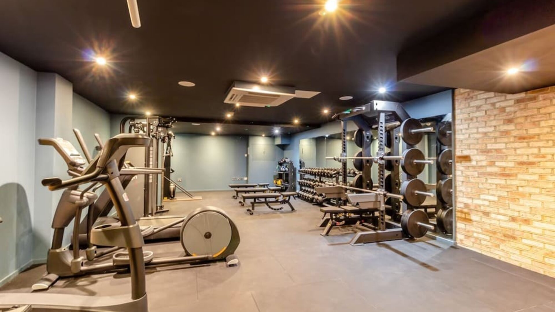 Fitness center available at The Wesley Euston Hotel.