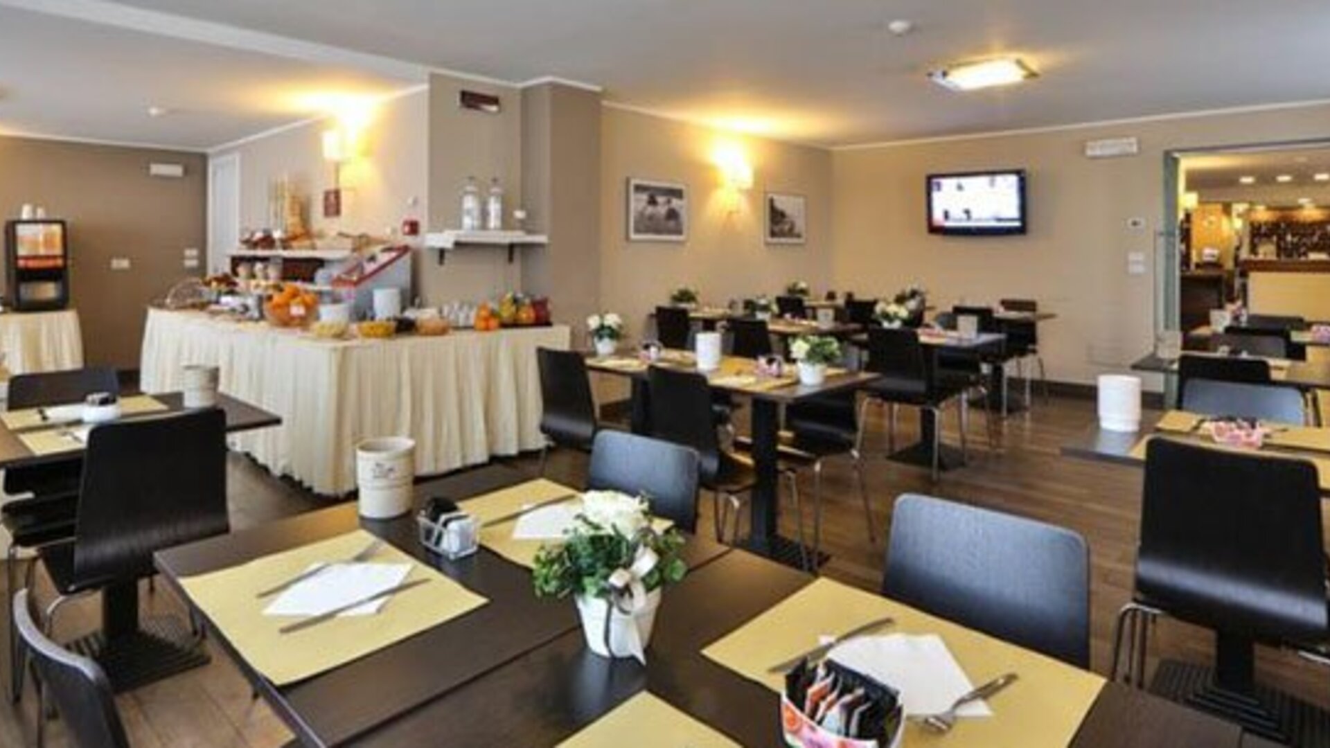 Hotel Regal & Apartments