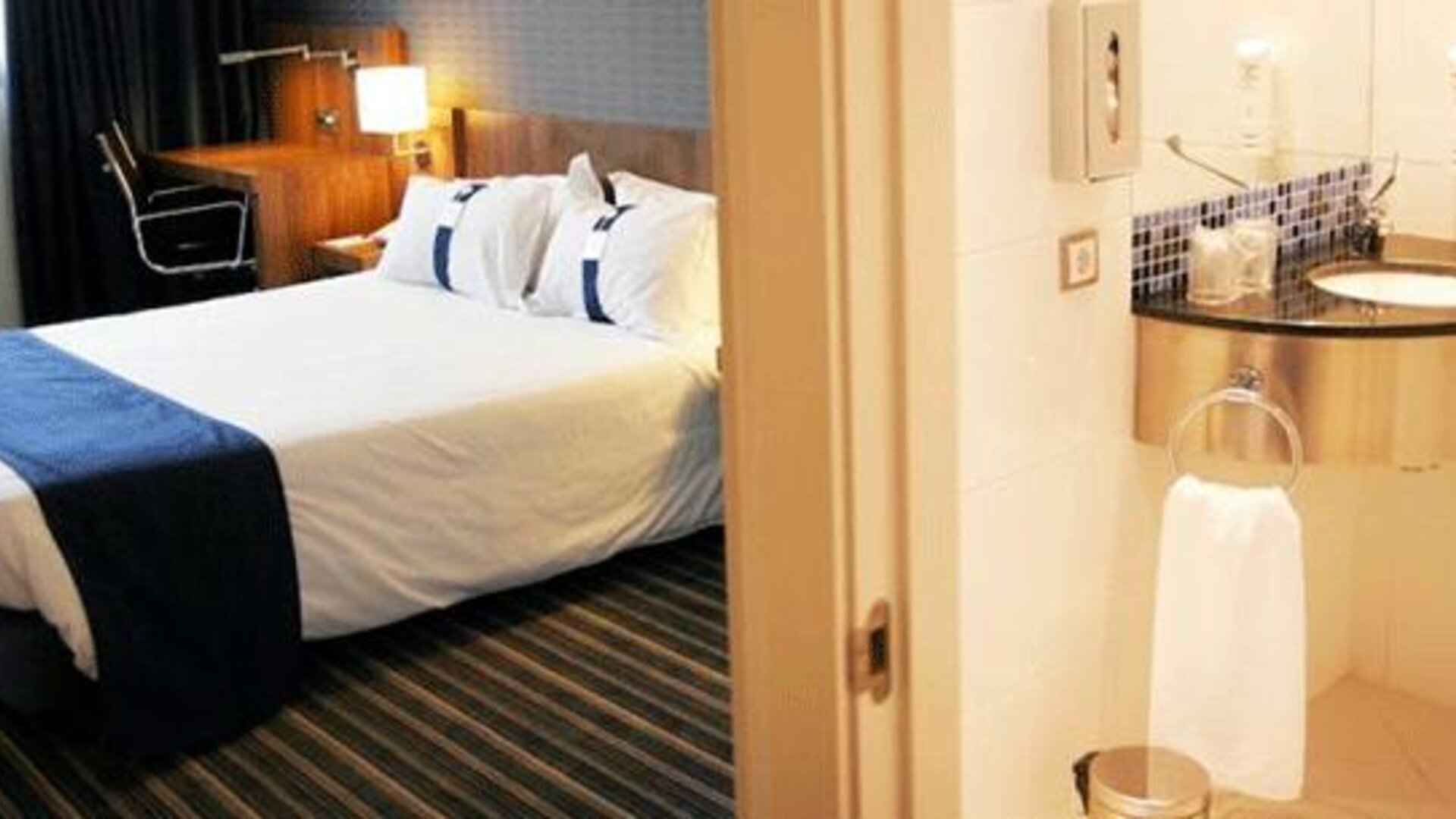 Holiday Inn Express Bilbao Airport