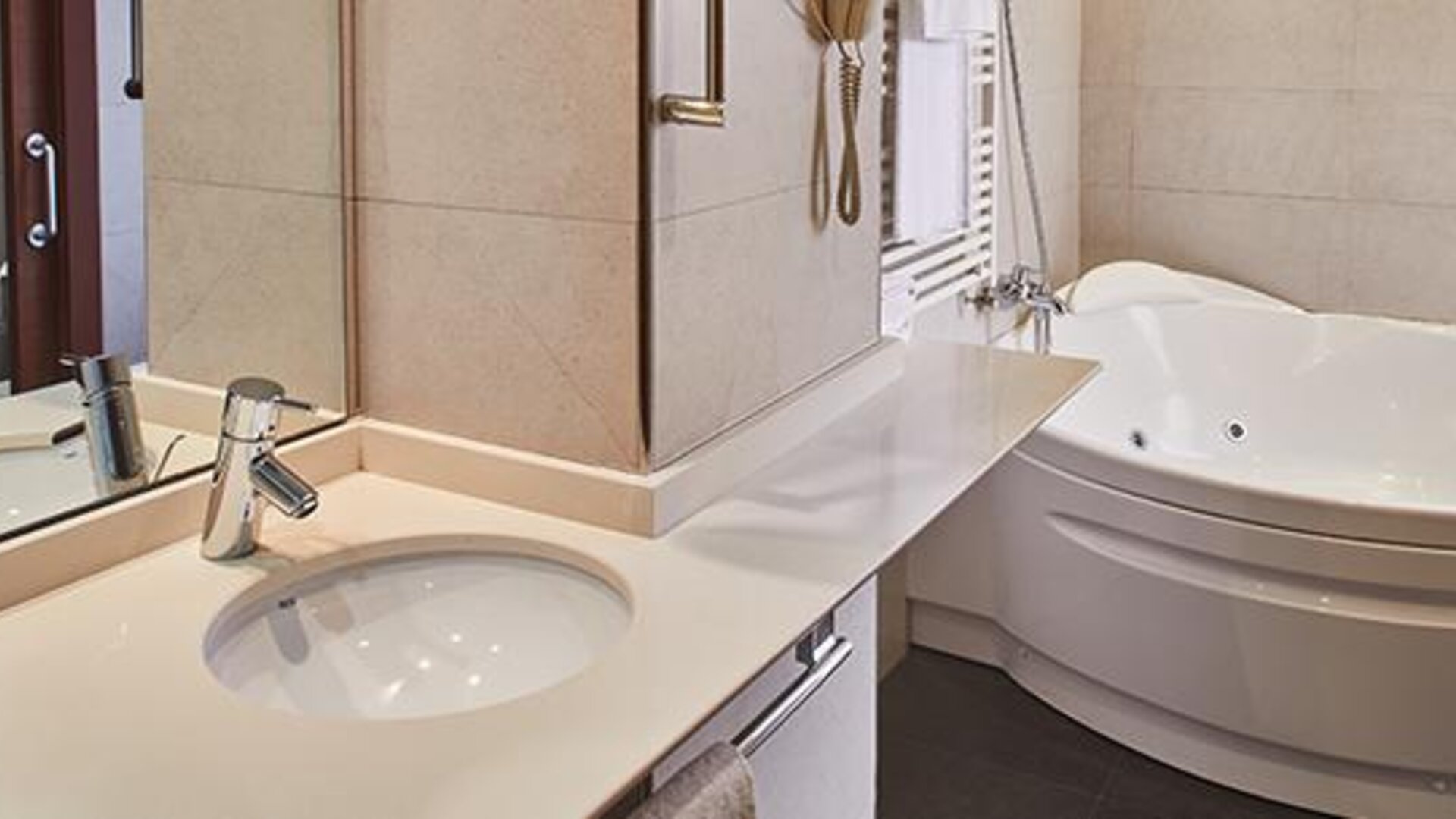 Hotel Silken Ciudad De Gijón