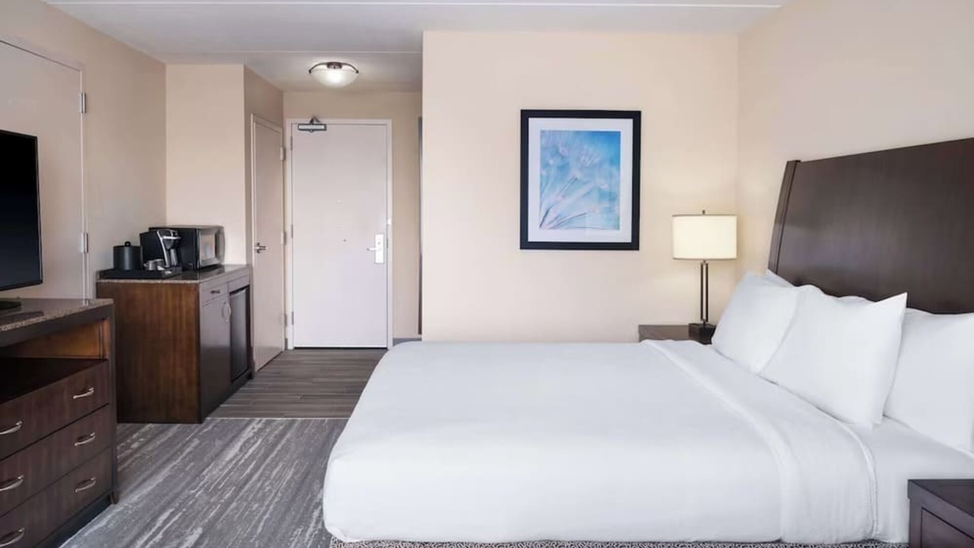 Day use room with natural light at Hilton Garden Inn IAH Houston.