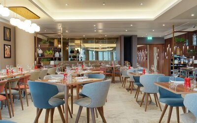 Dining area at Hilton Garden Inn London Heathrow Terminals 2 And 3.