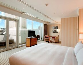 Day use room with natural light at Hilton London Paddington.