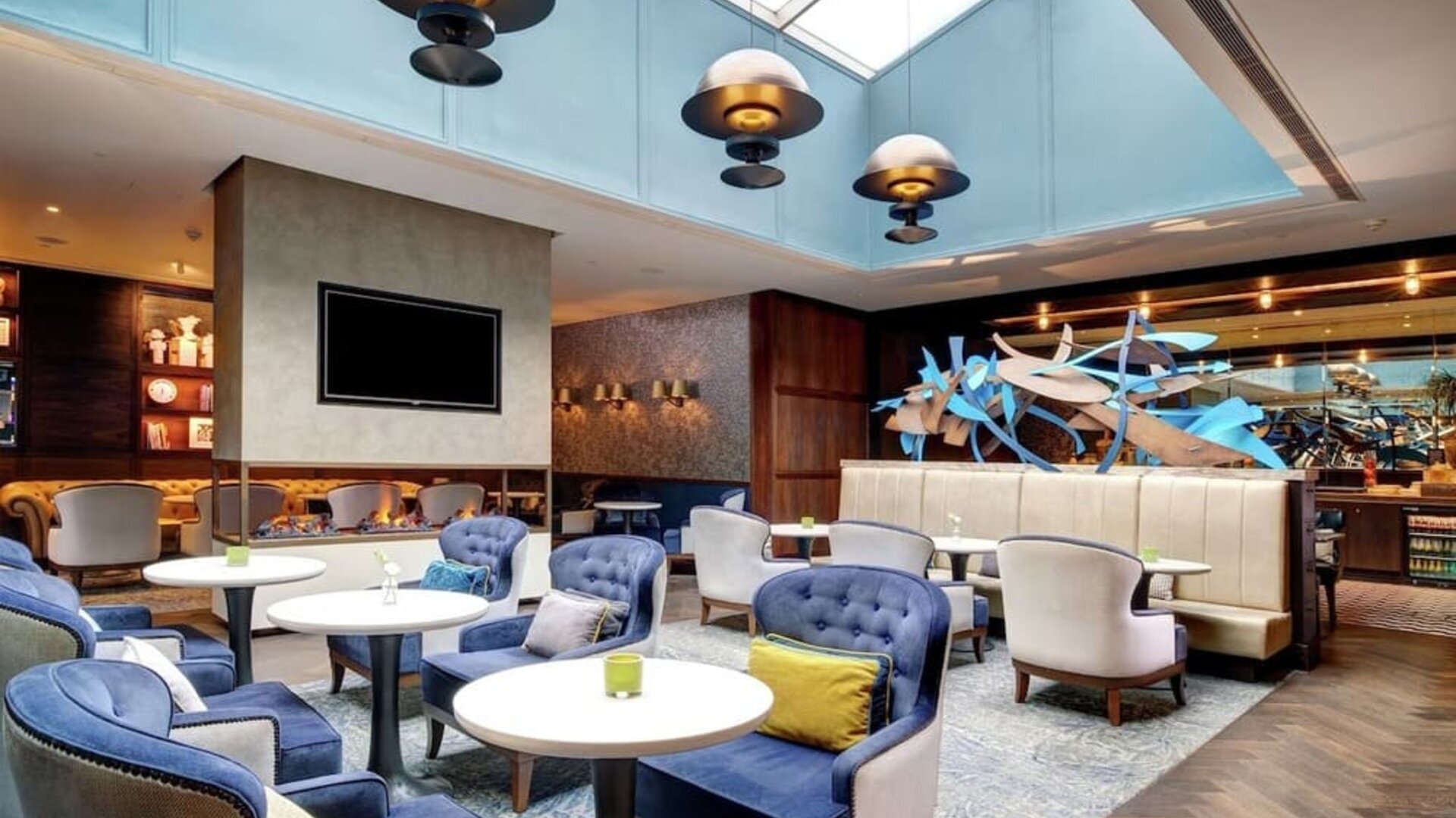 Executive lounge perfect for coworking at Hilton London Bankside.