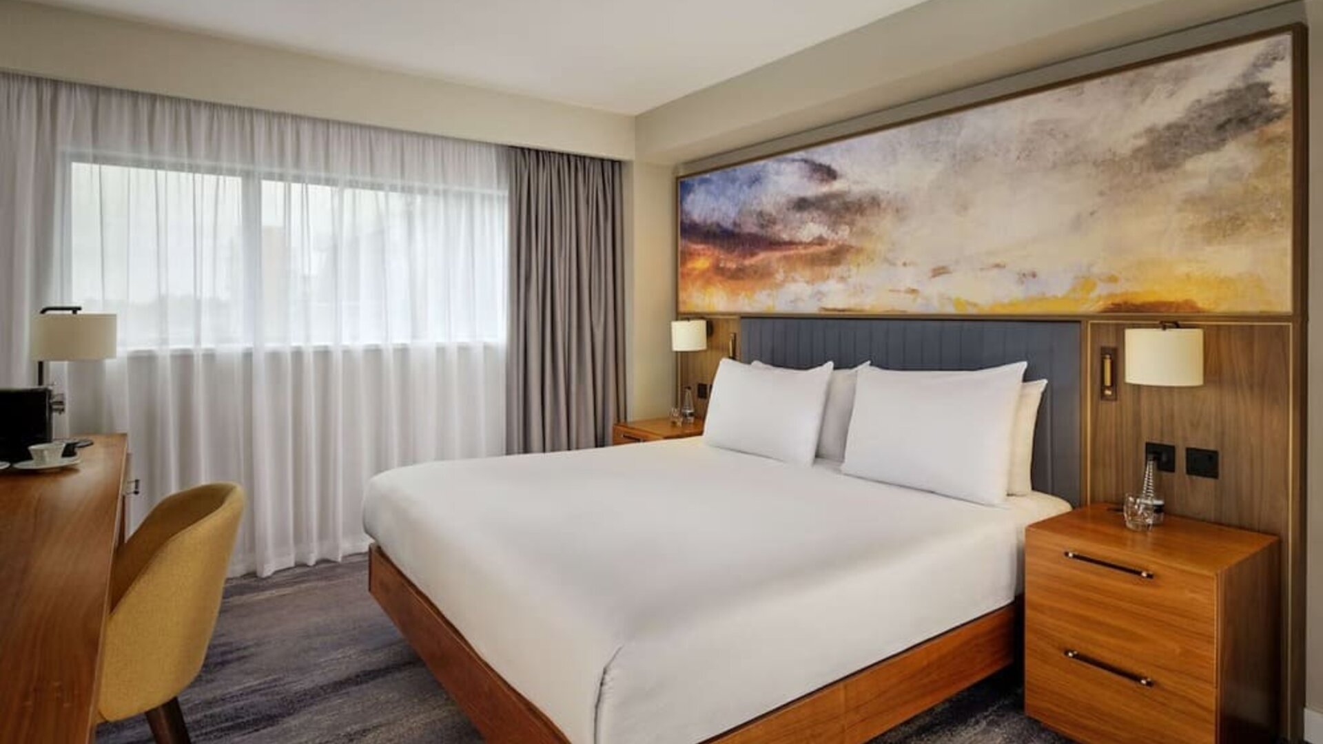 Day use room with natural light at DoubleTree By Hilton Lincoln.