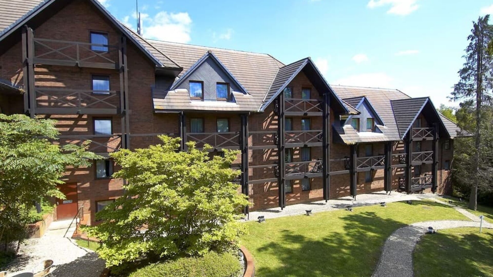 Hotel exterior at DoubleTree By Hilton Southampton.
