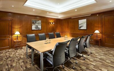 Professional meeting room at DoubleTree By Hilton Southampton.

