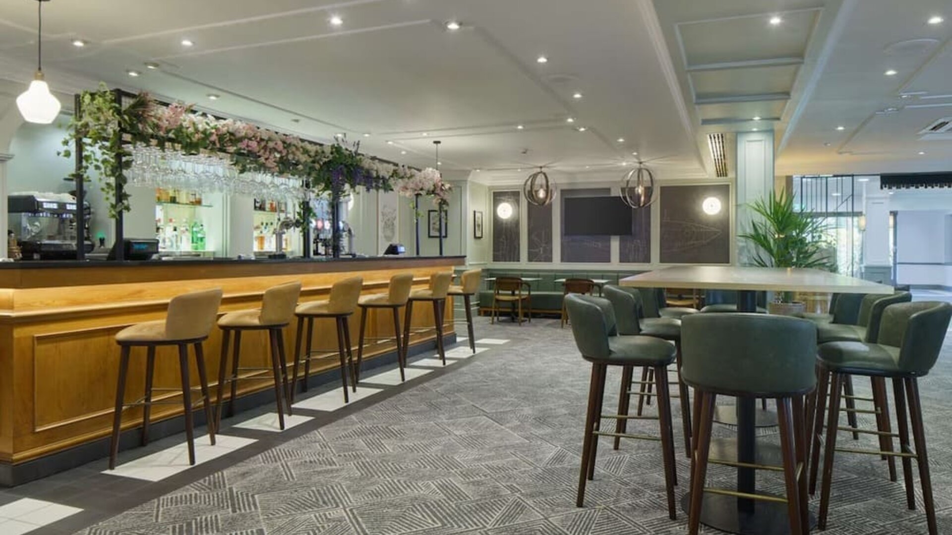 Dining area at DoubleTree By Hilton Southampton.