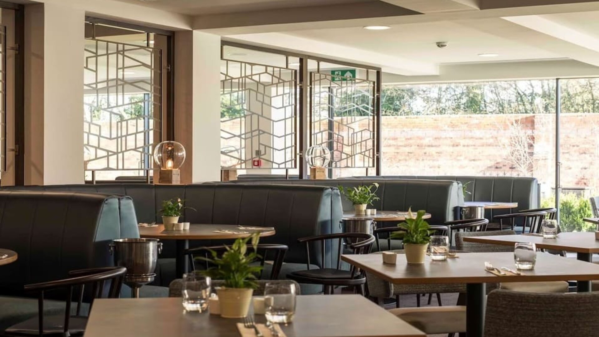 Dining area perfect for coworking at DoubleTree By Hilton Hotel & Spa Chester.  