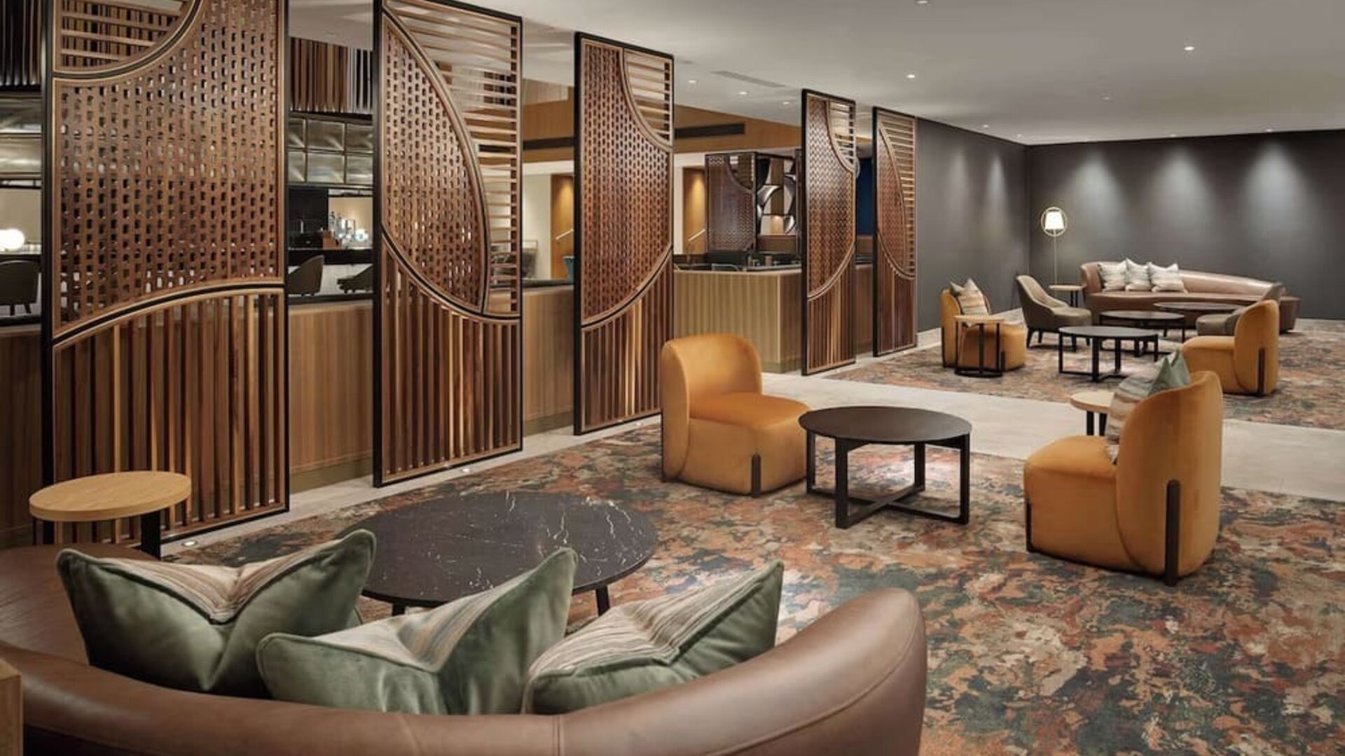 Lobby and coworking lounge at Hilton London Metropole. 