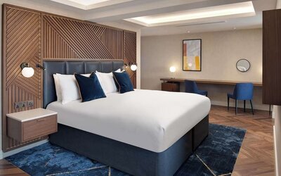 Stylish day use room at Hilton London Metropole.