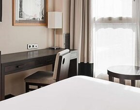 Hotel NH Valencia Center