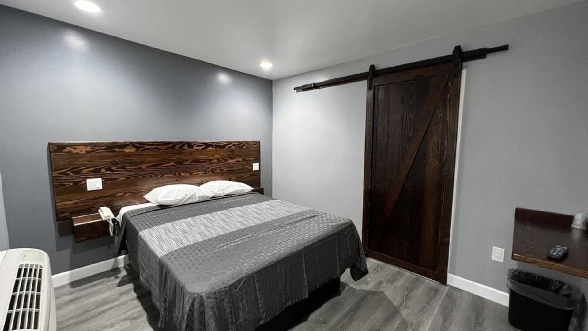 Day use room with AC at ERTH INN By AGA Bell Gardens.