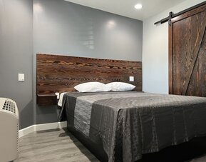 Relaxing day use room at ERTH INN By AGA Bell Gardens.