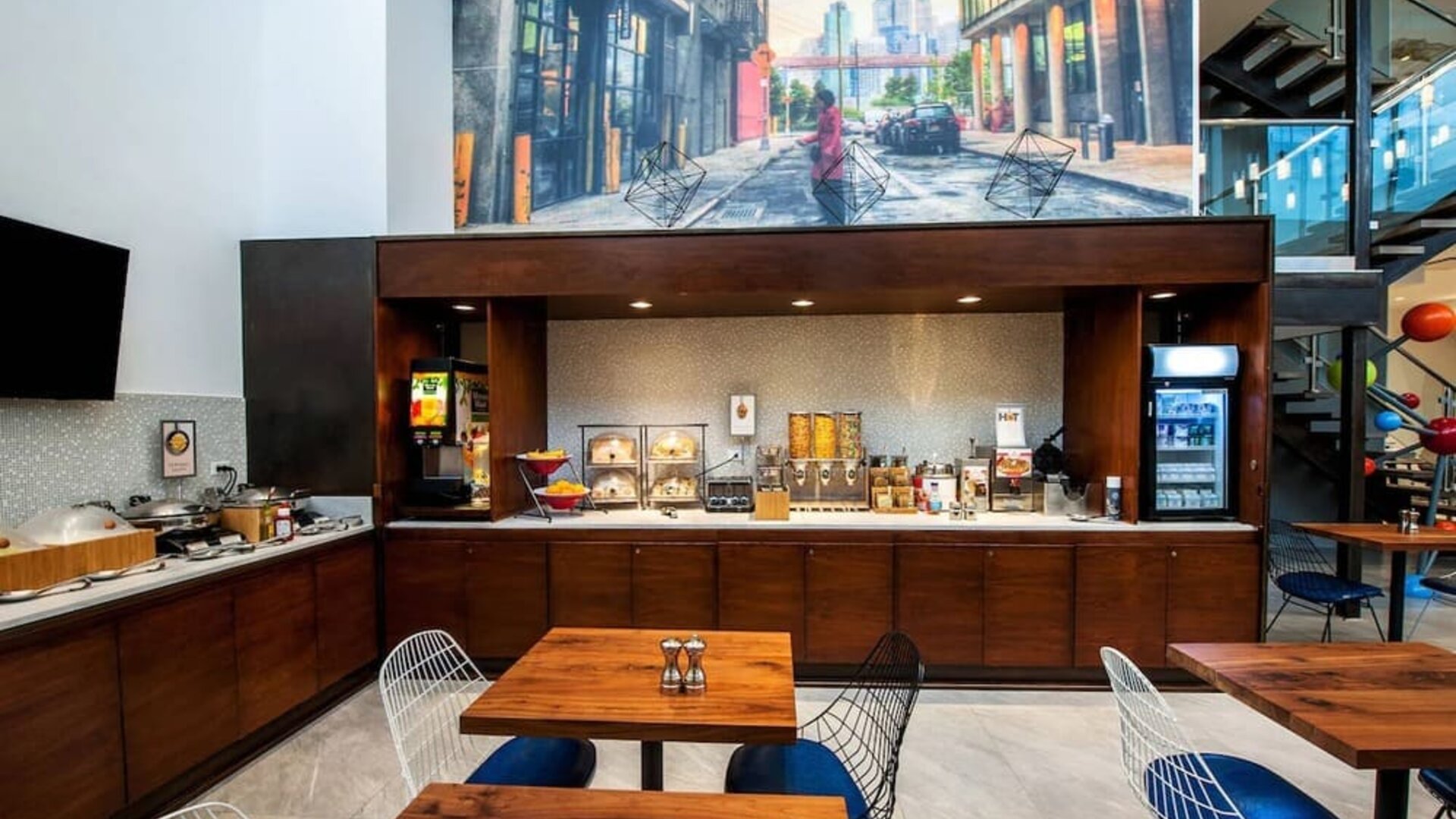 Dining area at Fairfield Inn & Suites New York Brooklyn.