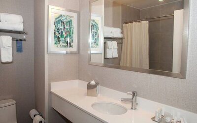 Day room with private bathroom at Fairfield Inn & Suites New York Brooklyn.