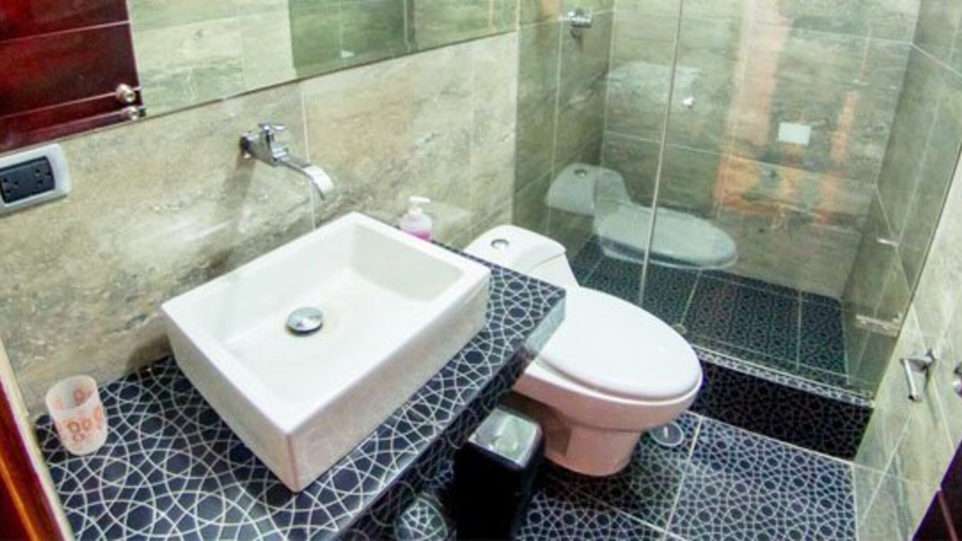 Hotel & Apartments Davesa House