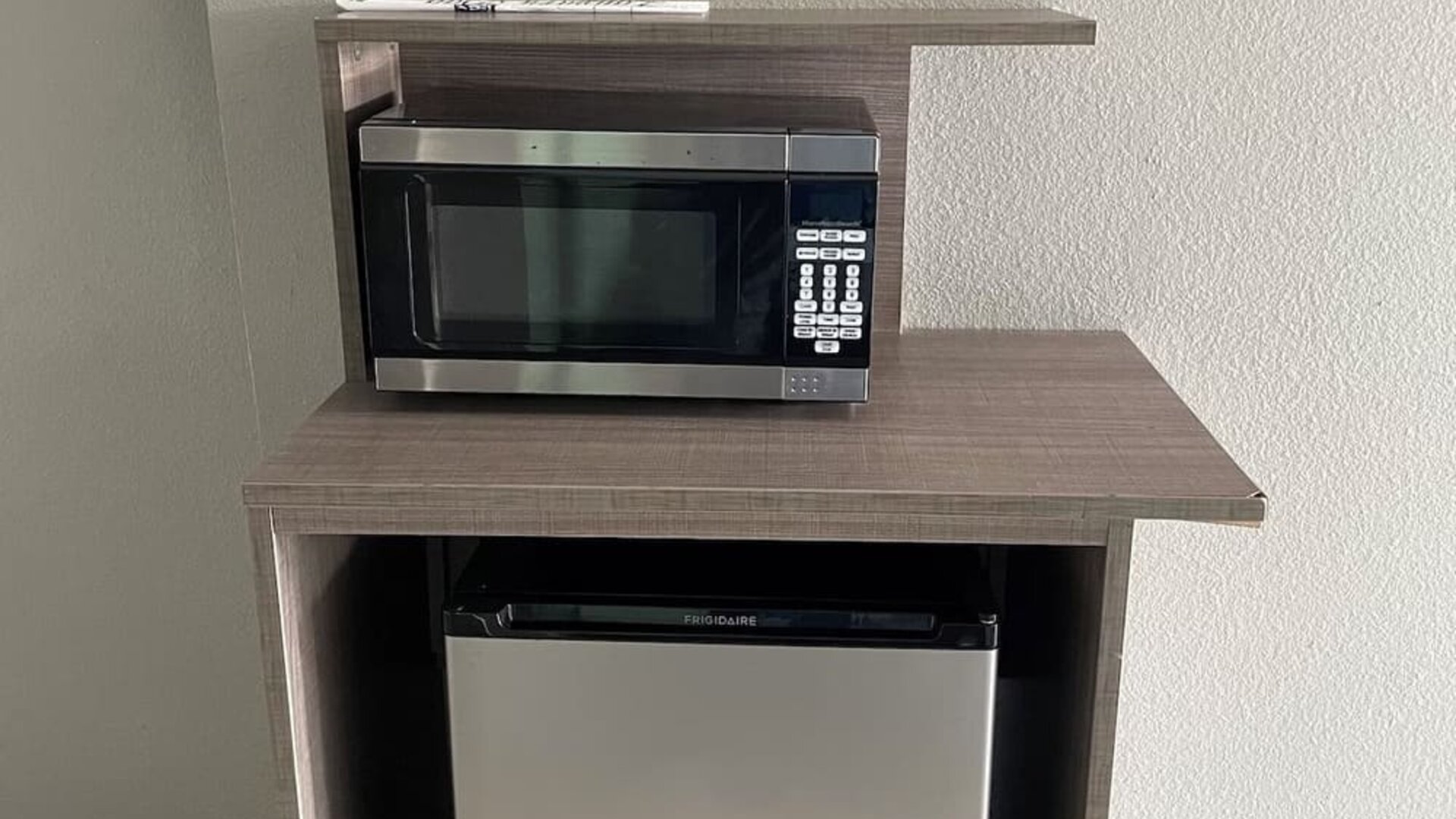 Day room with mini-fridge at Express Inn - Richey.