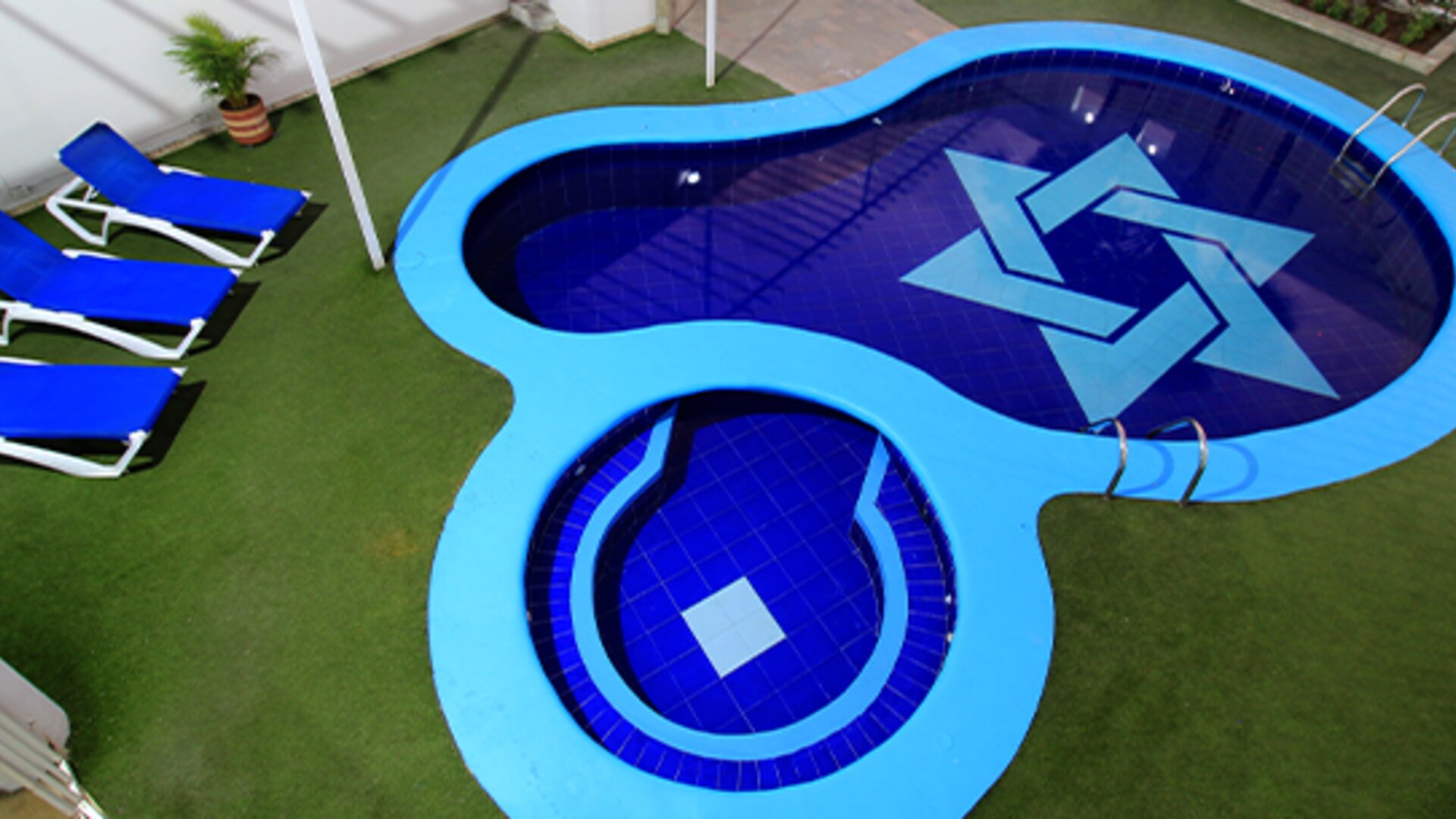 Hotel Abi Inn By GEH Suites