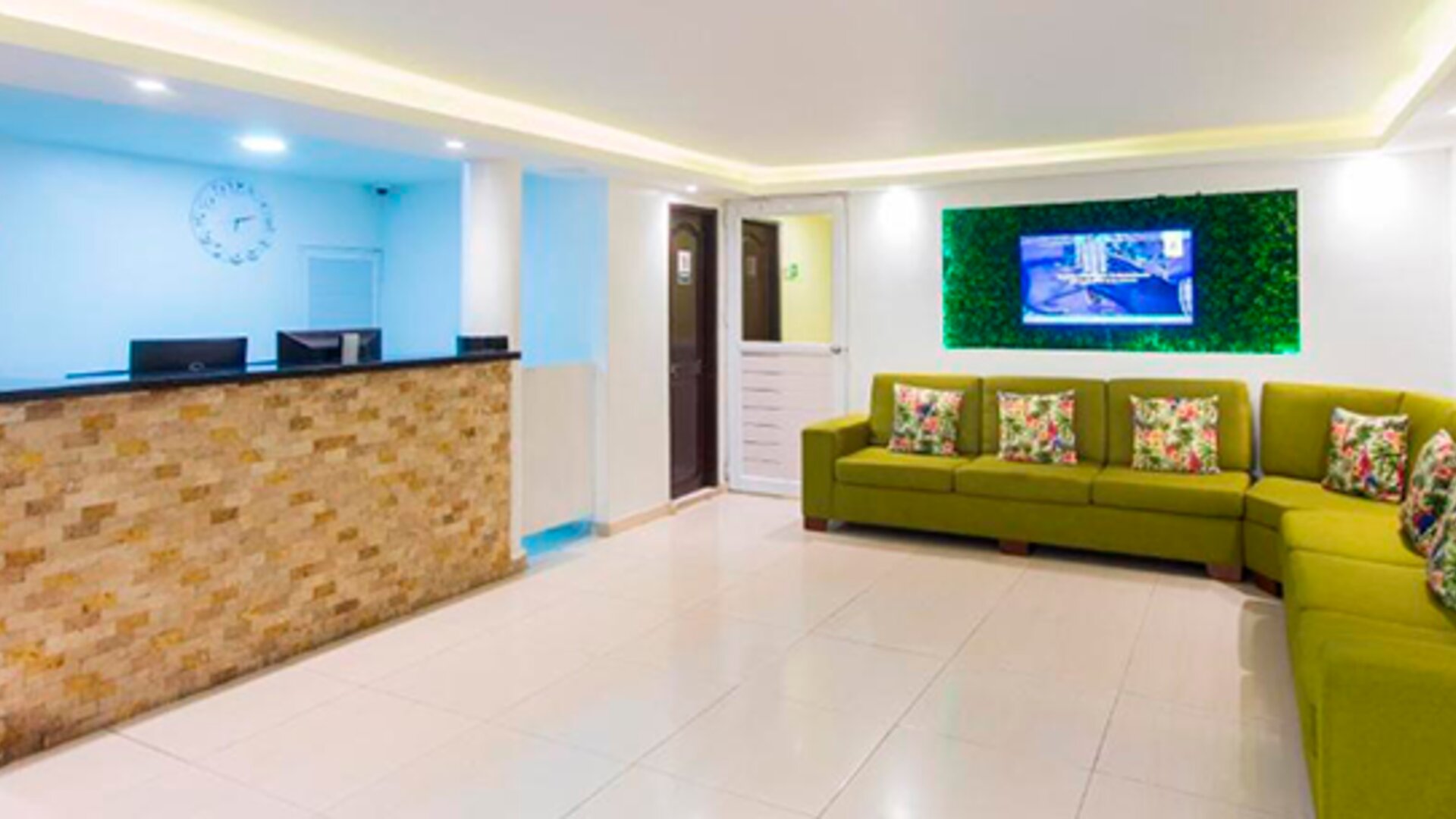 Hotel Avexi Suites By GEH Suites